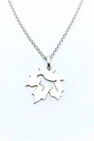 Ahornlaub mit Jagdhundesilhouette Kettenanhänger