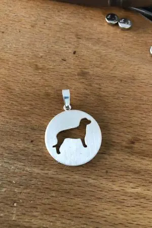 Rassehundesilhouette Kettenanhänger Rund 14mm